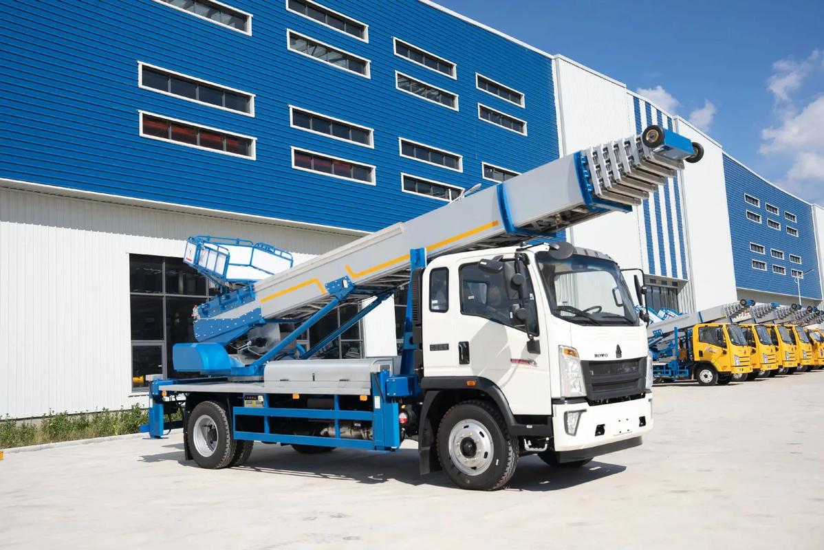 南漳出租云梯车高空作业车 建筑垃圾搬运